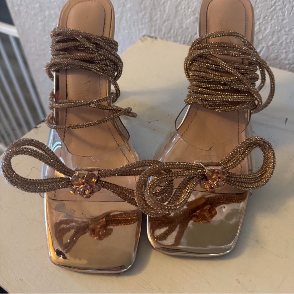 Elegant Gold Strappy Women's Sandals